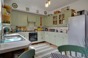 Kitchen/Breakfast Room- click for photo gallery
